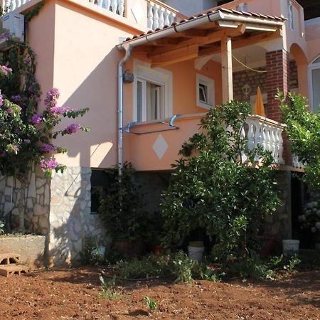 Apartment Ralje Сали Екстериор снимка