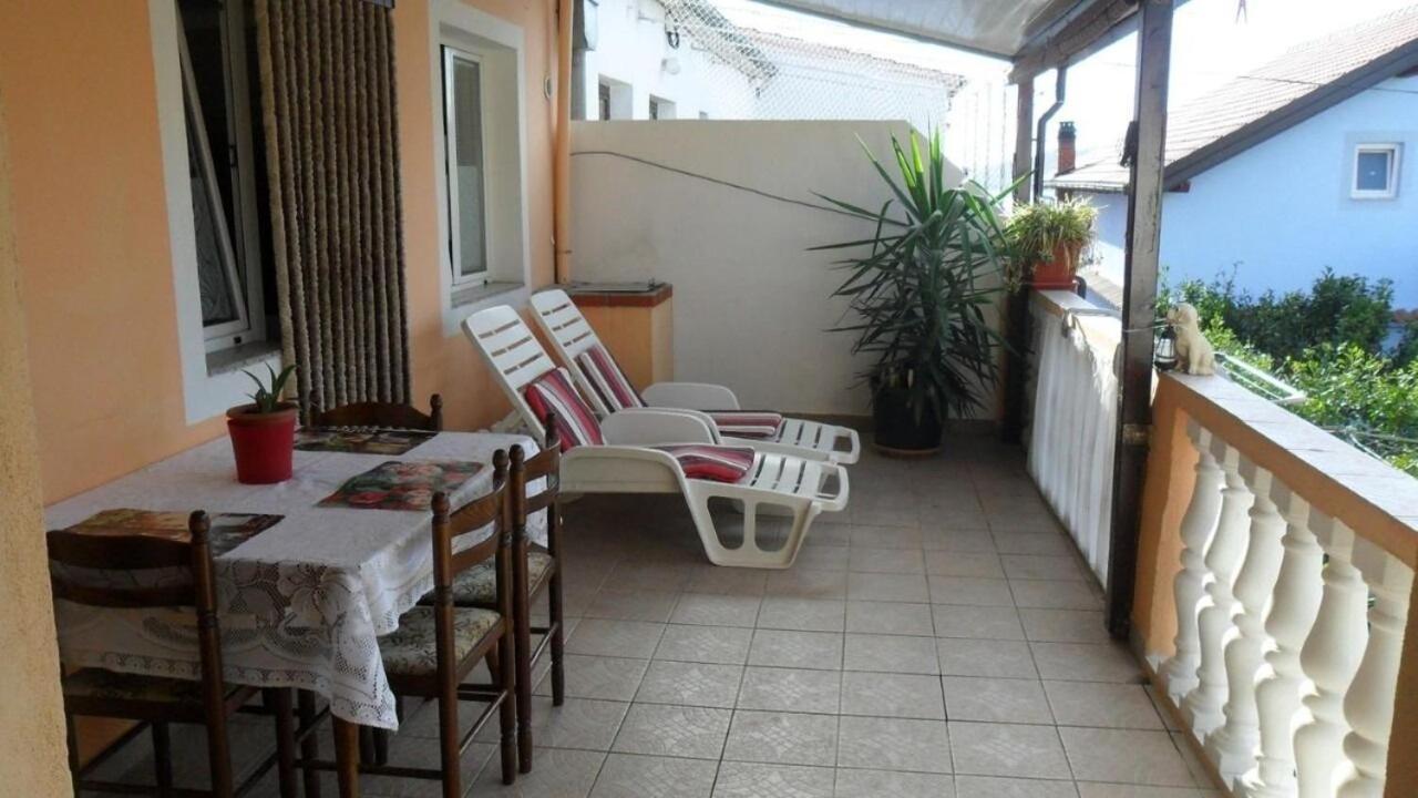 Apartment Ralje Сали Екстериор снимка