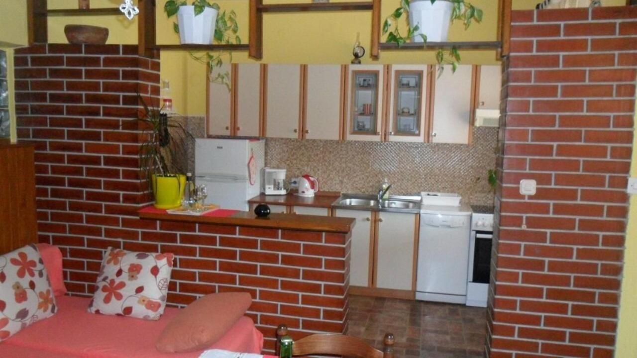 Apartment Ralje Сали Екстериор снимка