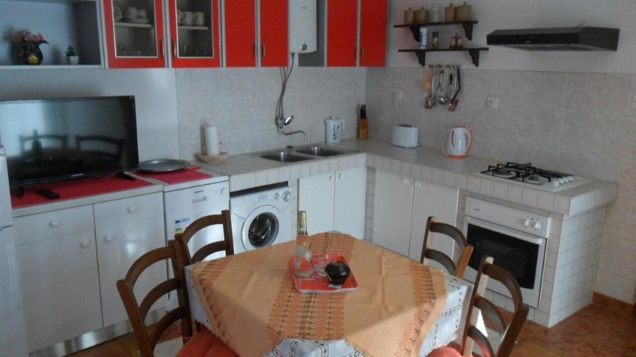 Apartment Ralje Сали Екстериор снимка